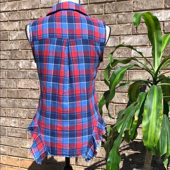 ✨💙❤️NEW❤️💙✨ Raw Edge Red and Blue Plaid Tank Top - Picture 5 of 8